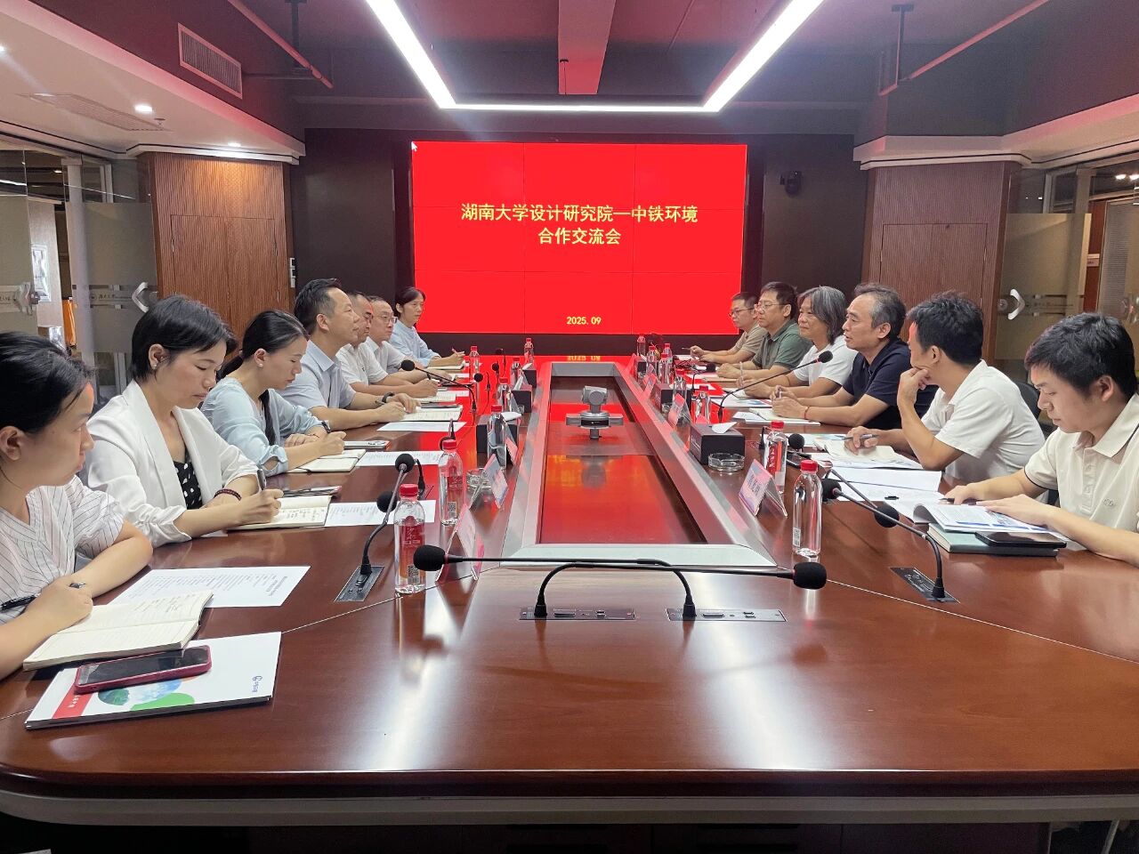 公司总经理刘东斌带队赴湖南大...