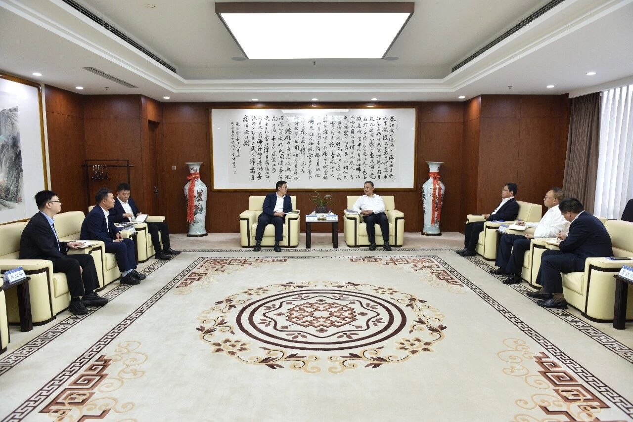 毕彦春与通号国际党委书记、董事长高建会谈