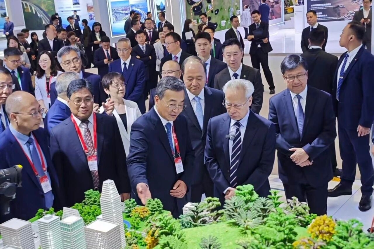 Bi Yanchun Attended the 17th International Infrastructure Investment and Construction Forum and Conducted Business Activities in Hong Kong and Macao SARs.