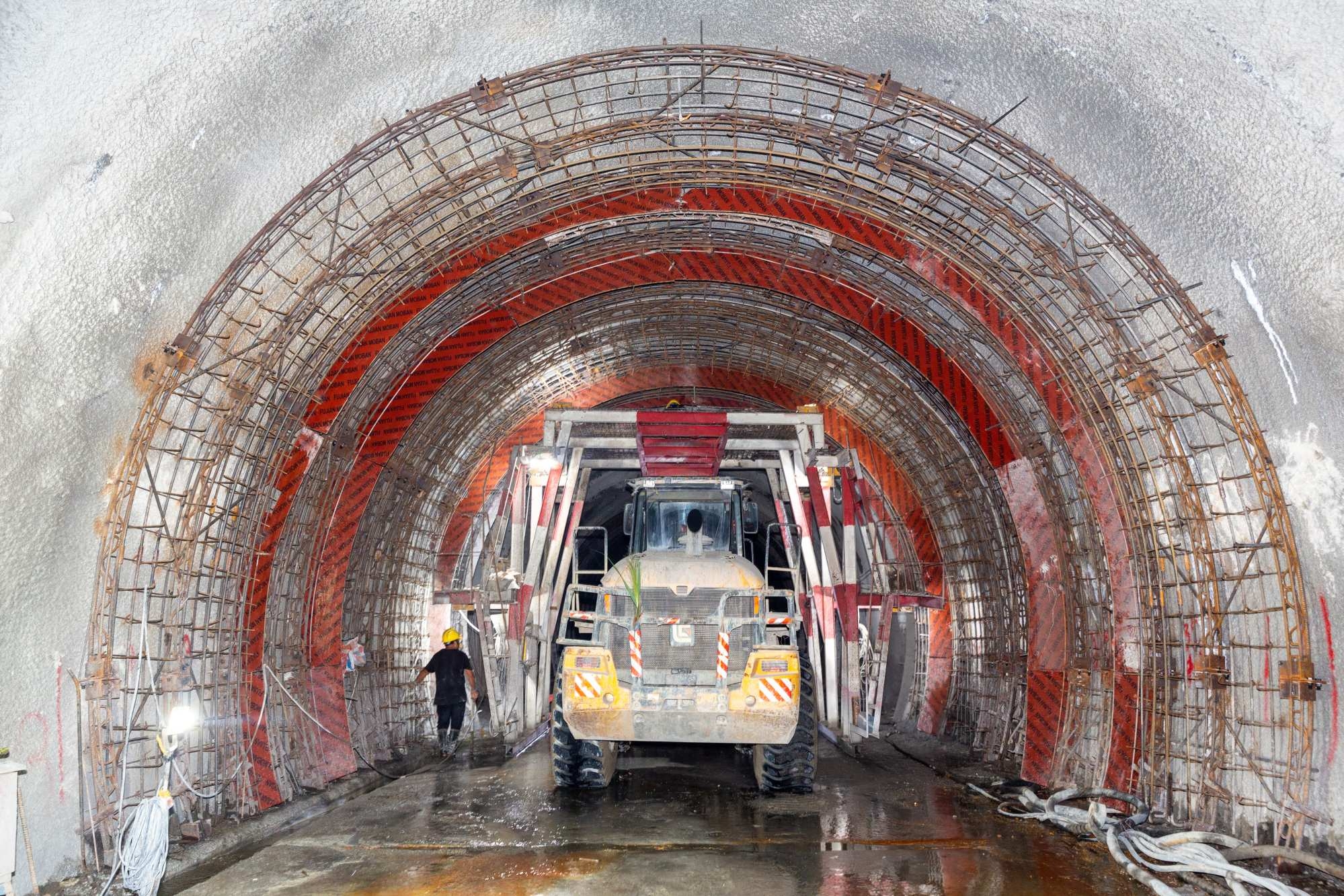 国内首条“一体化衬砌结构3D打印隧道”在广湛高铁通过验收