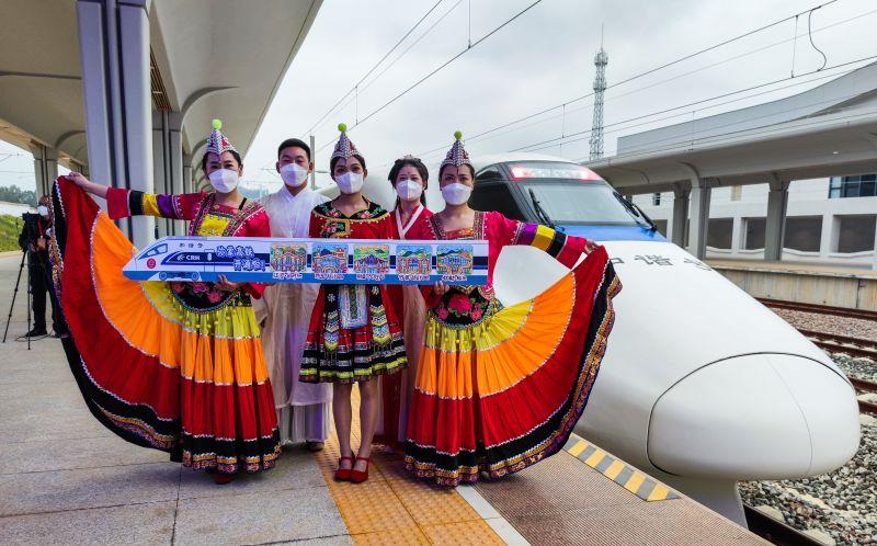 弥蒙高铁开通运营_副本