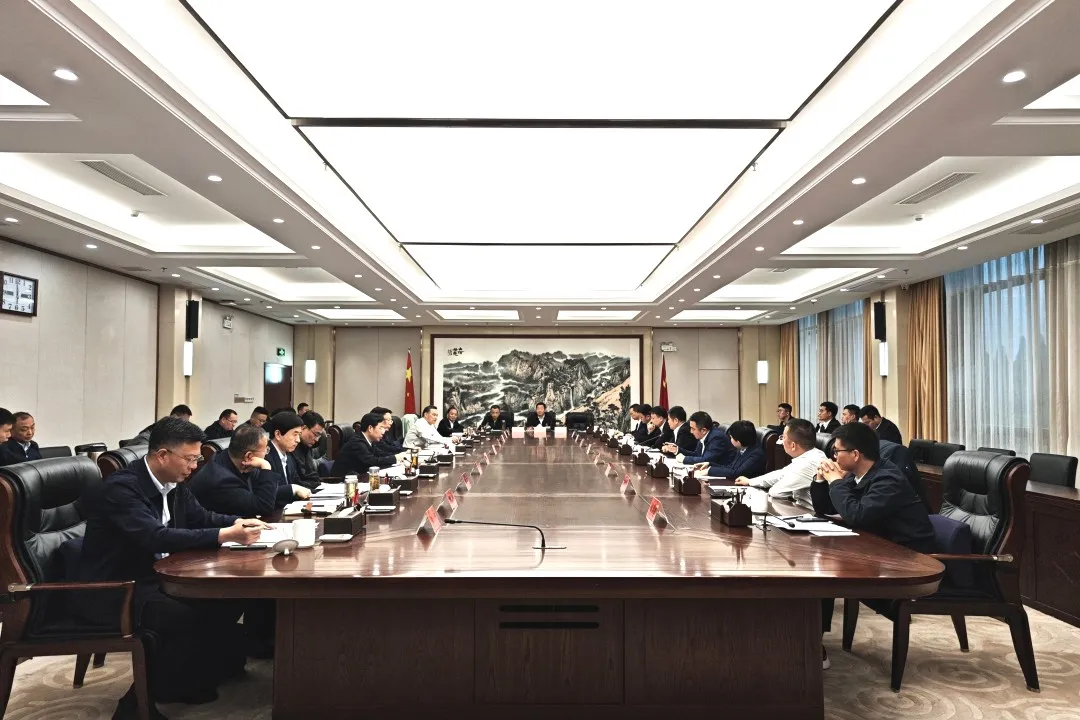 张学军与阜阳市委书记刘玉杰举行会谈