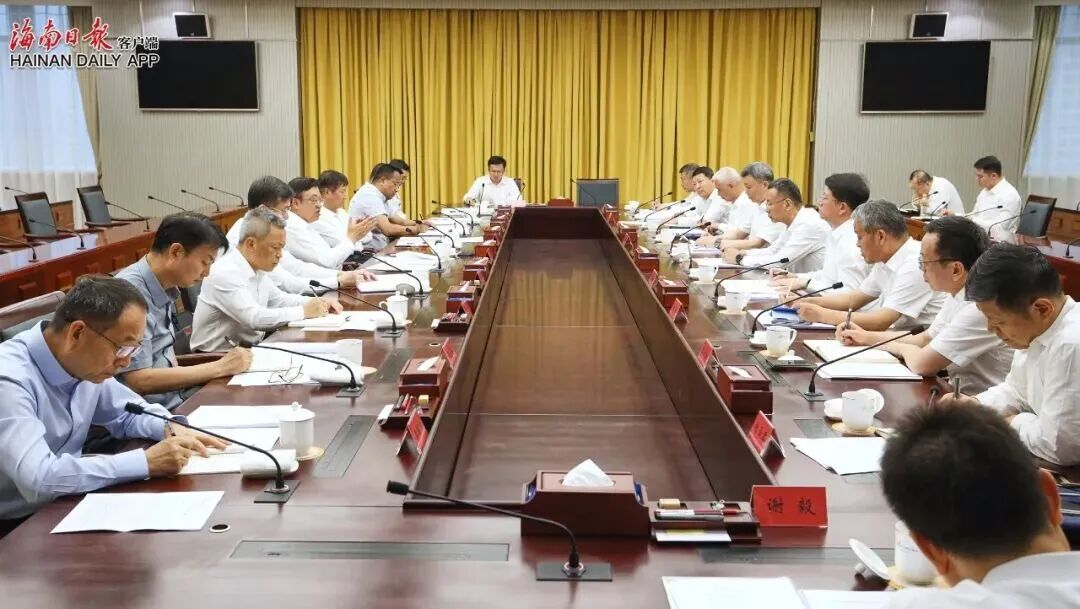 中国中铁党委书记、董事长陈文健，总裁、党委副书记赵佃龙拜会海南省委书记冯飞、省长刘小明